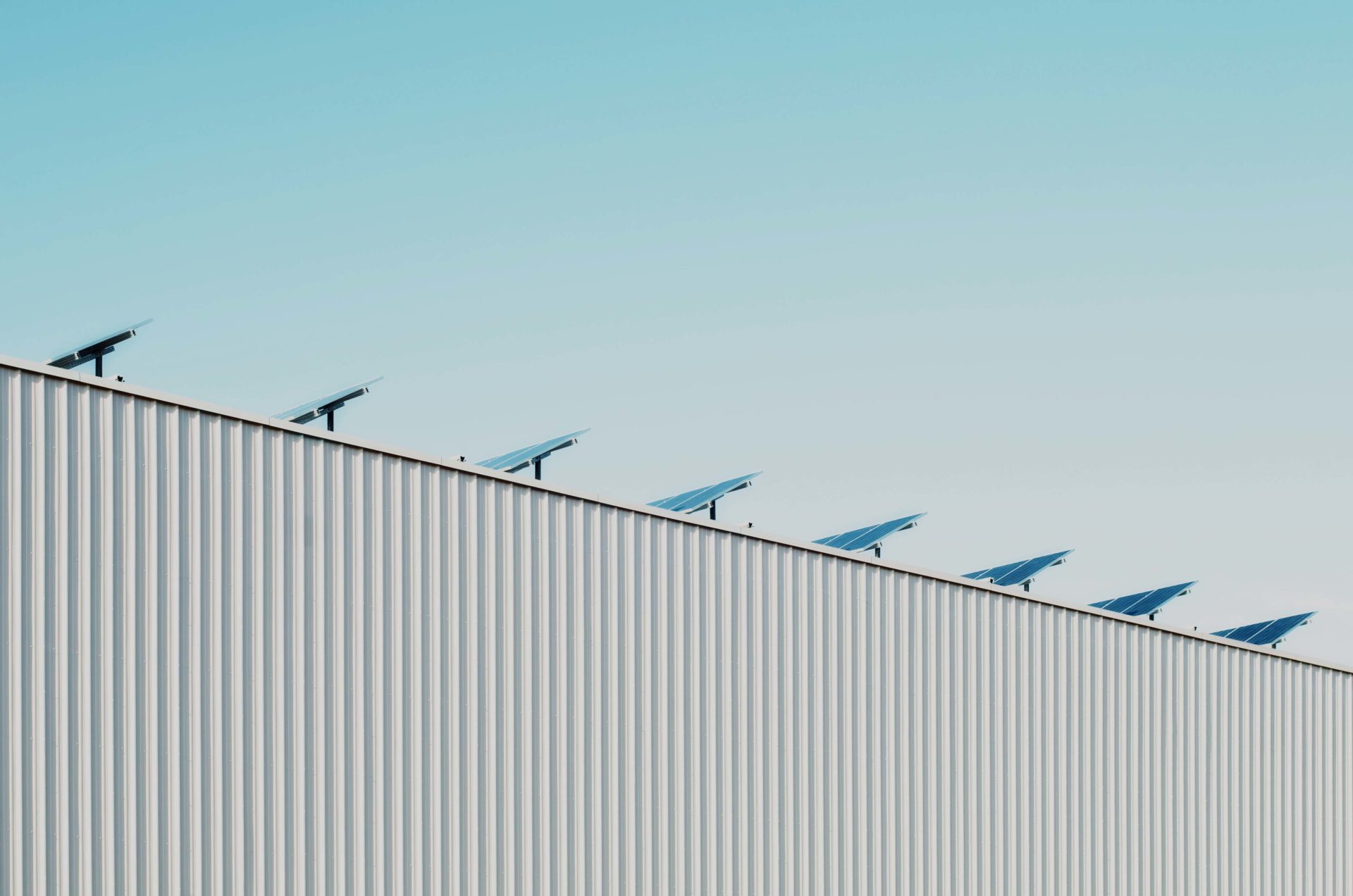 zonnepanelen grootverbruikaansluiting
